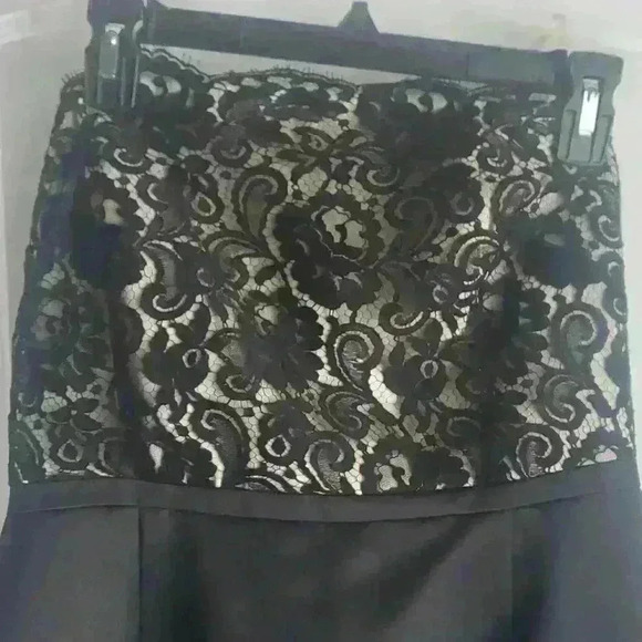 Ann Taylor gown. Sz 10. - Picture 4 of 4